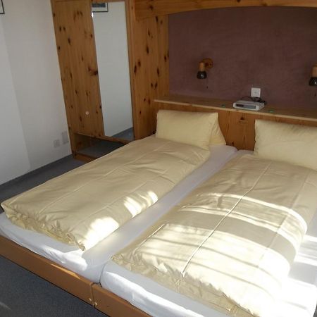 Hotel Old-Jnn Saas im Prattigau Esterno foto