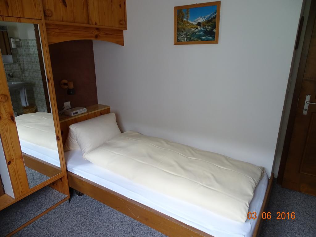 Hotel Old-Jnn Saas im Prattigau Camera foto