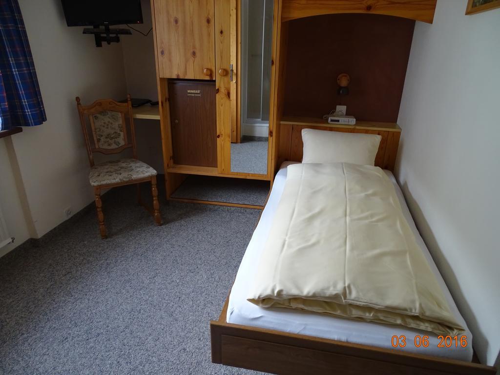 Hotel Old-Jnn Saas im Prattigau Camera foto