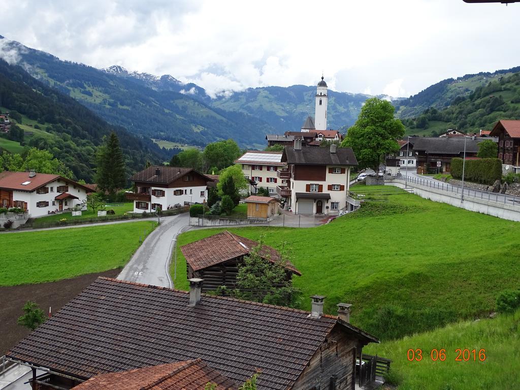 Hotel Old-Jnn Saas im Prattigau Camera foto