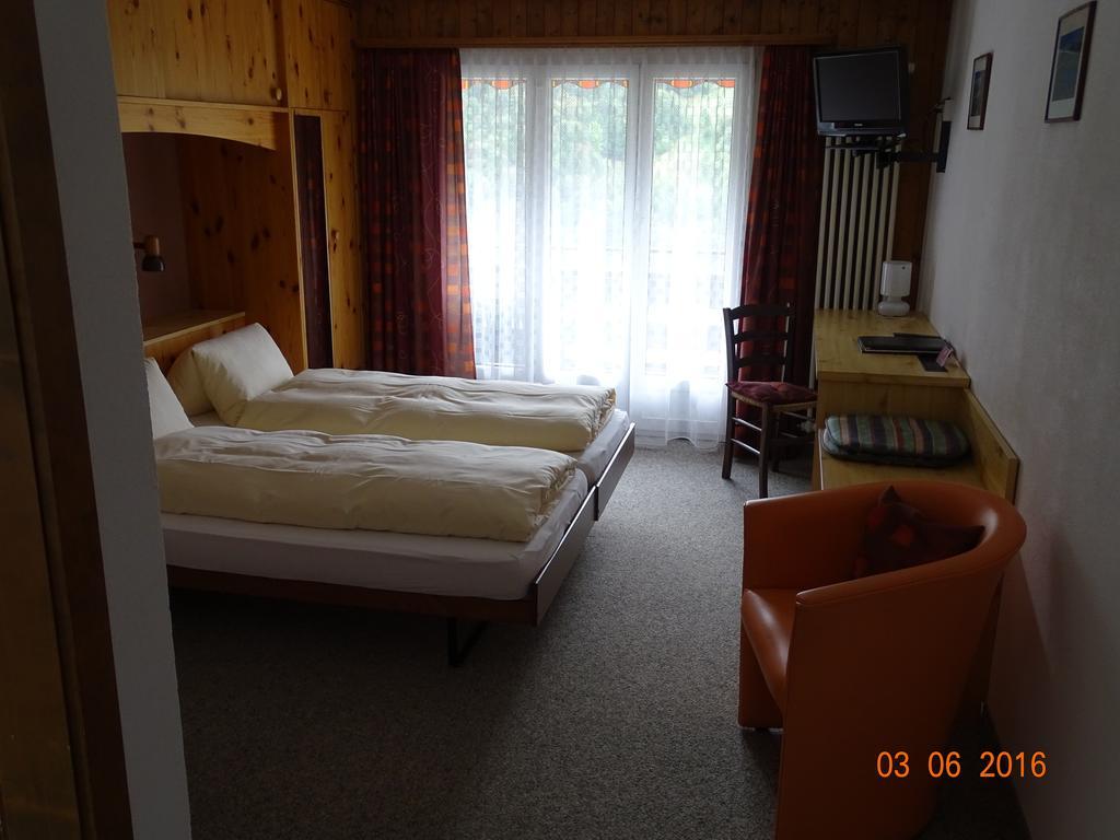 Hotel Old-Jnn Saas im Prattigau Camera foto