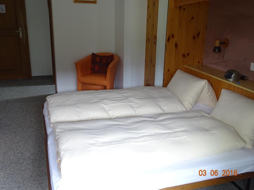 Hotel Old-Jnn Saas im Prattigau Camera foto